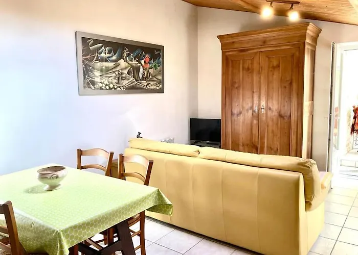 Дом отдыха Maison En Pierre Au Du Jaunay Saint-Julien-des-Landes